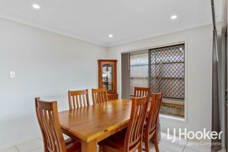 Convenient living in the heart of Yarrabilba! - Photo 3