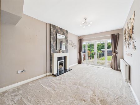 4 bedroom Detached house to rent - Photo 4