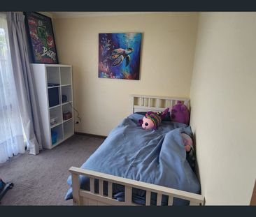 3 Buttercup Grove, Morphett Vale, SA 5162 - Photo 2