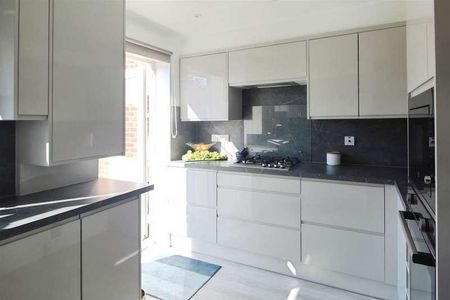 Swanholm Gardens, Calcot, RG31 - Photo 5