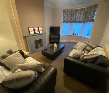 Knowle Road (Main), Burley, Leeds - Photo 2