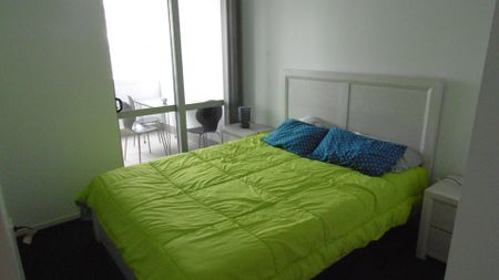 Sunny One Bedroom Apartment with Large Balcony - Photo 5