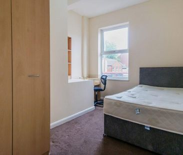 5 bedroom flat to rent - Photo 3