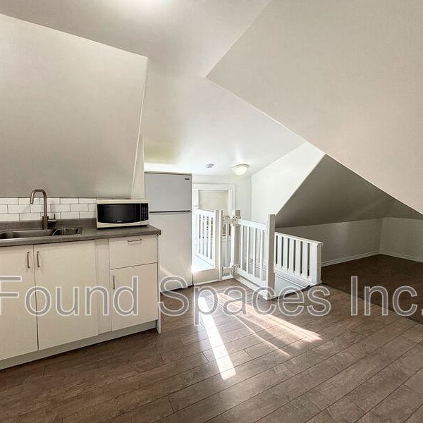 $1,349 / 1 br / 1 ba / 482 King Willaim st unit 3 - Photo 1