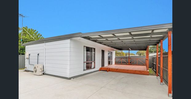 Fresh, Modern Living in a Fast-Growing Pocket of Norlane (Check Out My 3D Tour) - Photo 1
