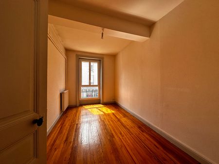 Location Appartement 4 pièces 137m² - Photo 4