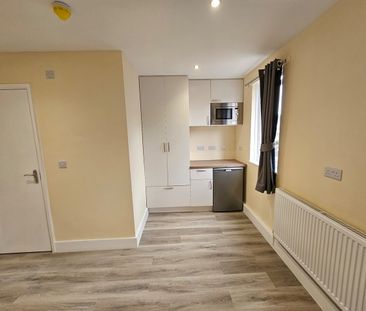 Room in a Shared House, Blackthorn St, E3 - Photo 5