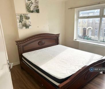 3 bedroom terraced house to rent - Photo 3