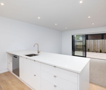 Fantastic Modern Townhouse! - Flexible Dates Available! - Photo 1