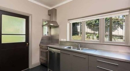 Location - Location - Location - Photo 5