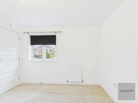 4 bedroom detached house to rent - Photo 4