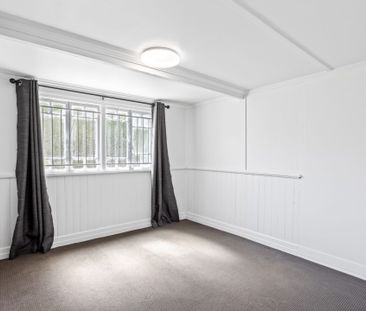 Freshly Renovated Home in a Prime East Brisbane Location - Photo 2