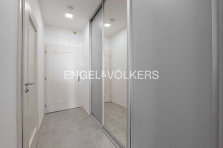 Pronájem bytu 1+kk a garsoniéry 31 m², Sudoměřská 1894, Praha - Photo 2