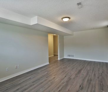 For Lease - 279 Nashville Circle Unit# 2, Hamilton, Ontario - Photo 3