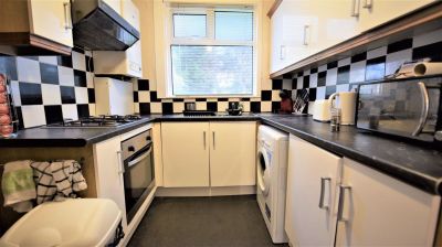 3 bedroom House in Buckingham Avenue, Leeds - Photo 4