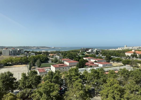 4 Bedroom Apartment with a view, Restelo, Lisboa