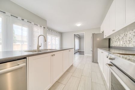 For Lease - 164 Gold Park Gate, Essa, Ontario - Photo 3
