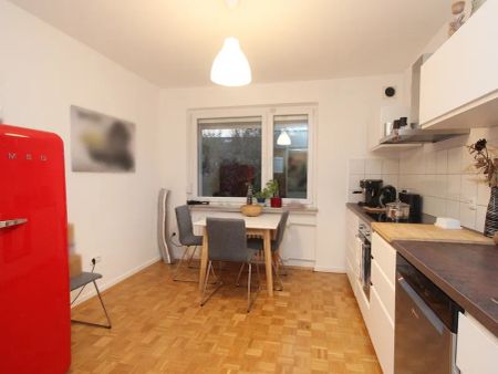 Großzügige 3-Zimmer-Wohnung mit Dachterrasse und Garage in Kassel-Kirchditmold - Photo 4