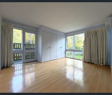 Spacious family house with Private Bush View - Photo 5