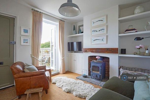 2 bedroom terraced house to rent - Photo 1