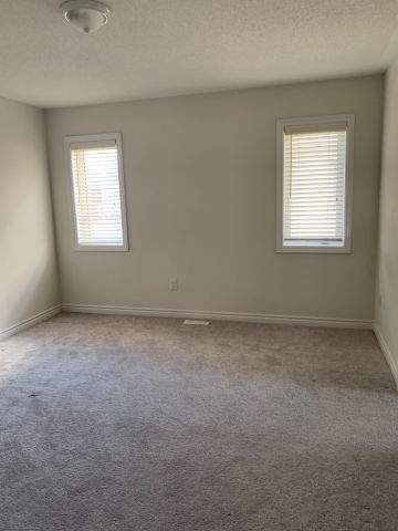 For Lease - 97 Redmond Crescent, Springwater, Ontario - Photo 4