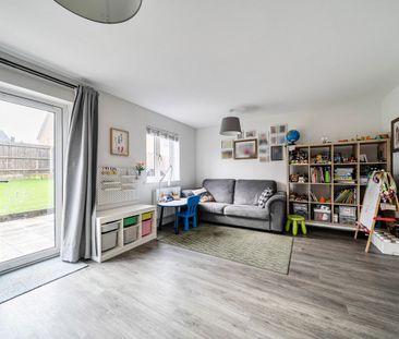 3 bedroom detached house to rent - Photo 2