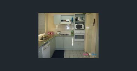 3 Bedrooms Family Home for Rent! - Photo 2