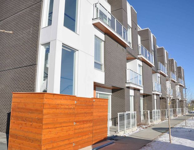 The home you have always dreamed of | 307 - 3125 39 Street Northwest, Calgary - Photo 1