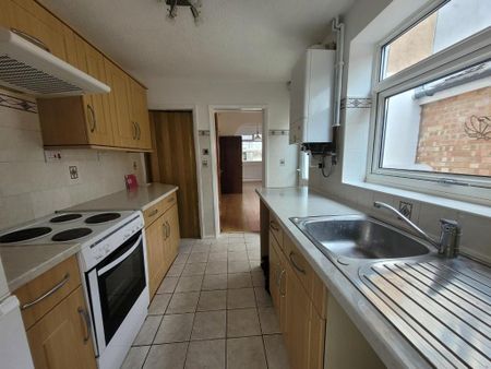 2 bedroom terraced house to rent - Photo 4