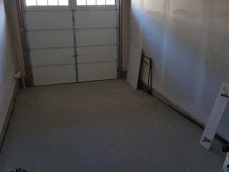 For Lease - 302 Clay Stones Street, Newmarket, Ontario - Photo 3