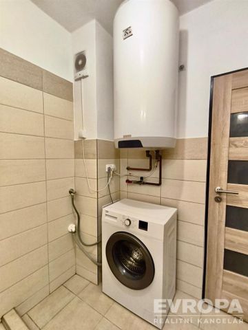 Pronájem bytu 1+kk 39 m2 - Fotografie 4