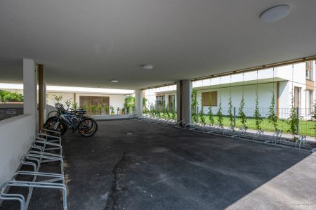 NEUBAUERSTBEZUG: MODERNE; RUHIGE 2 ZIMMERWOHNUNG MIT BEEINDRUCKENDEM BALKON + GARAGENPLATZ - Foto 4