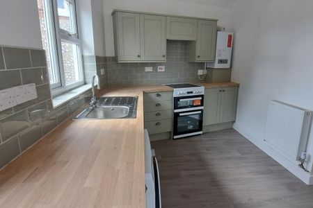 2 bedroom flat to rent - Photo 4