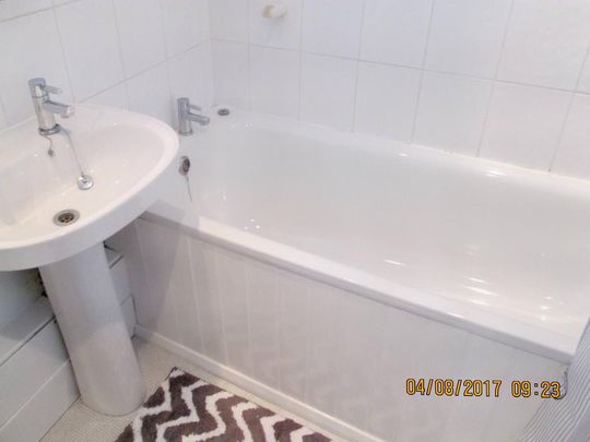 2 bedroom maisonette to rent - Photo 1