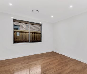 7 Ashbrook Drive, Catherine Field NSW 2557 - House For Rent | Domain - Photo 3