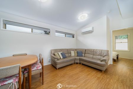 Low-Maintenance 2-Bedroom Granny Flat in Convenient Wattle Grove Location - Photo 2