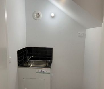 Reverse Living Townhouse - Photo 3