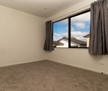 Great Modern Home - Photo 3