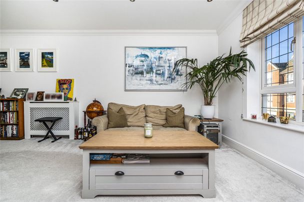 York Road, Weybridge, Surrey, KT13 9DT - Photo 1