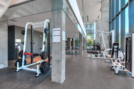 1250 Avenue Thérèse-Lavoie-Roux, Montréal, QC - Photo 4