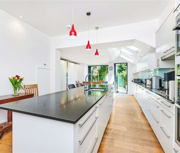 This fantastic family home that has been done to a lovely standard ... - Photo 3