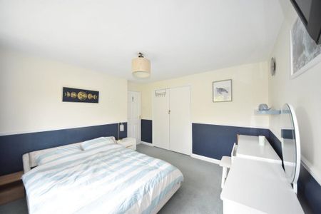 3 bedroom end of terrace house to rent - Photo 3