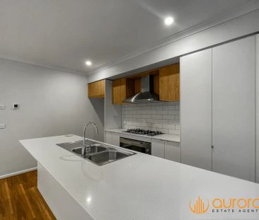 “CONTEMPORARY AND SERENE” - Photo 4