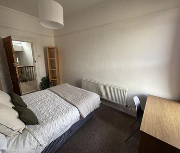 6 bedroom terraced house to rent - Photo 3