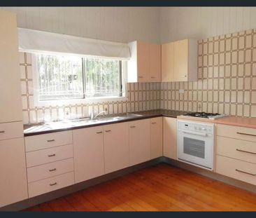 Charming 2-Bedroom, 1-Bathroom House in Albion - 29 Stoneleigh Street - Photo 2