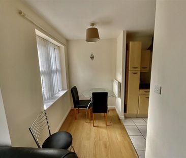 2 bedroom property to rent - Photo 4