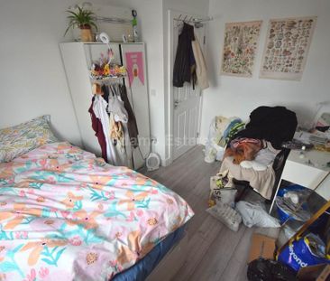 6 bedroom terraced house to rent - Photo 4