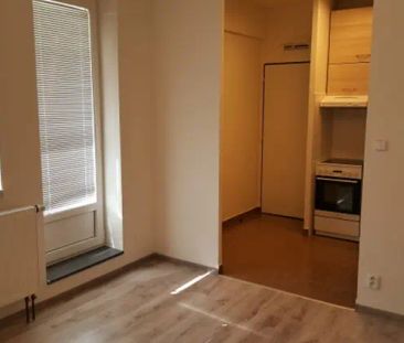 Pronájem bytu 1+kk s balkónem a parkovacím stáním - Фото 4