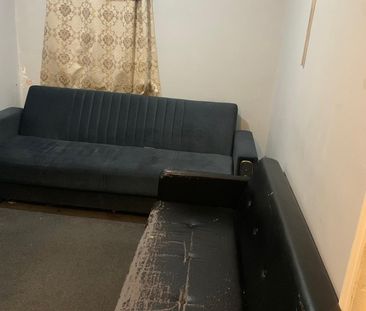 1 Bed Flat, Meads Lane, IG3 - Photo 6