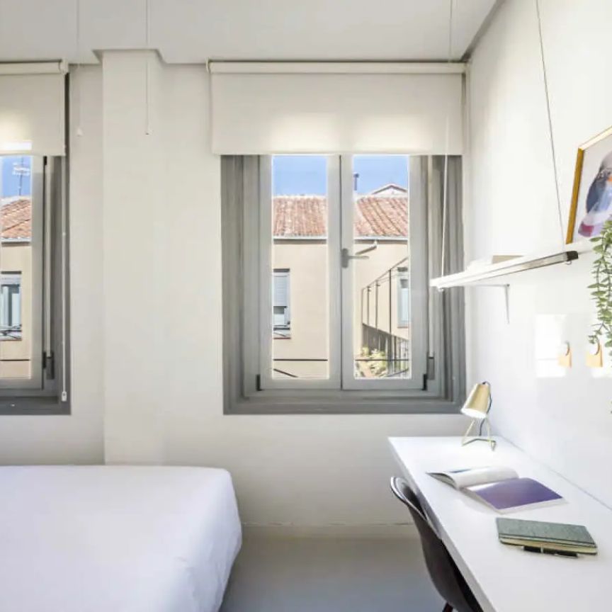 Room in a shared 68-bedroom apartment for rent in Justicia, Madrid. - Foto 1